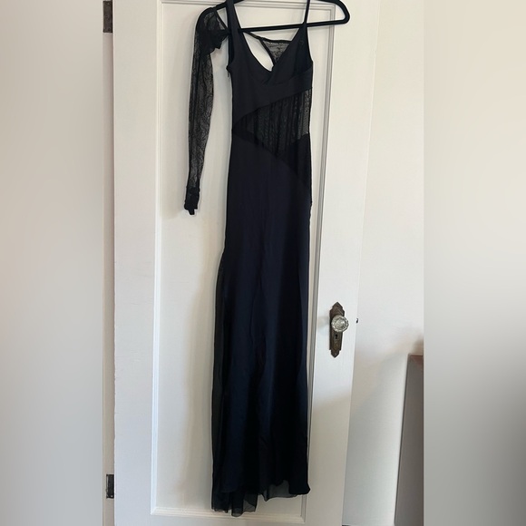 Black Mirage Dress Like New (IAmNotBasic Brand) size XS - Picture 6 of 7